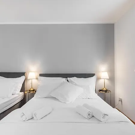 Splitstay - 1 Min To Golden Gate, Old Town *