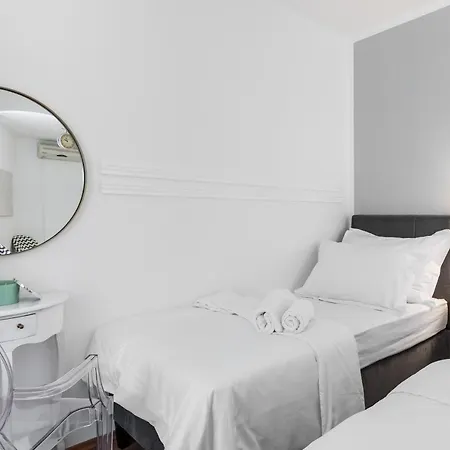 Splitstay - 1 Min To Golden Gate, Old Town Apartman *