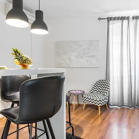 Splitstay - 1 Min To Golden Gate, Old Town *