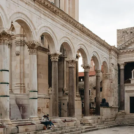 Splitstay - 1 Min Walk To Diocletian's Palace شقة *